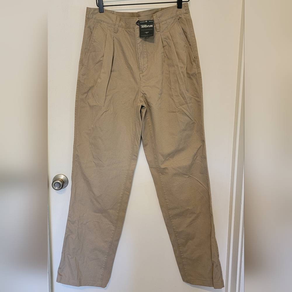 NWT Eddie Bauer Pleated Khakis 34x33